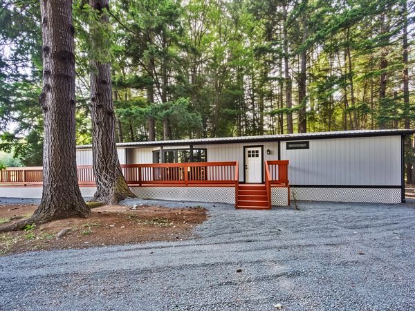 601 Pinewood Way, Cave Junction, OR 97523