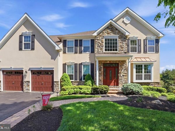 17 CARRIAGE CIRCLE, ROYERSFORD, PA 19468