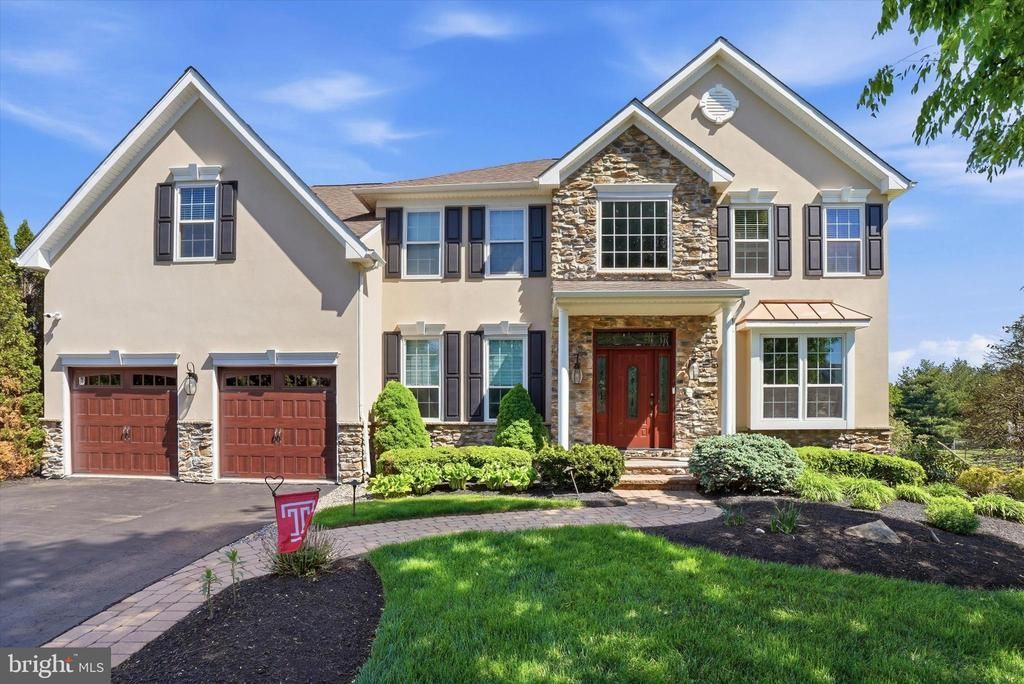 17 CARRIAGE CIRCLE, ROYERSFORD, PA 19468