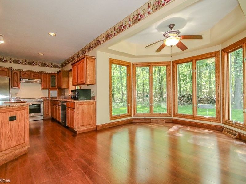 9323 Regency Woods Drive, Kirtland, OH 44094 Photo 12