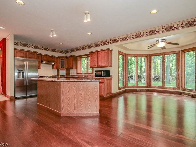 9323 Regency Woods Drive, Kirtland, OH 44094 Photo 13