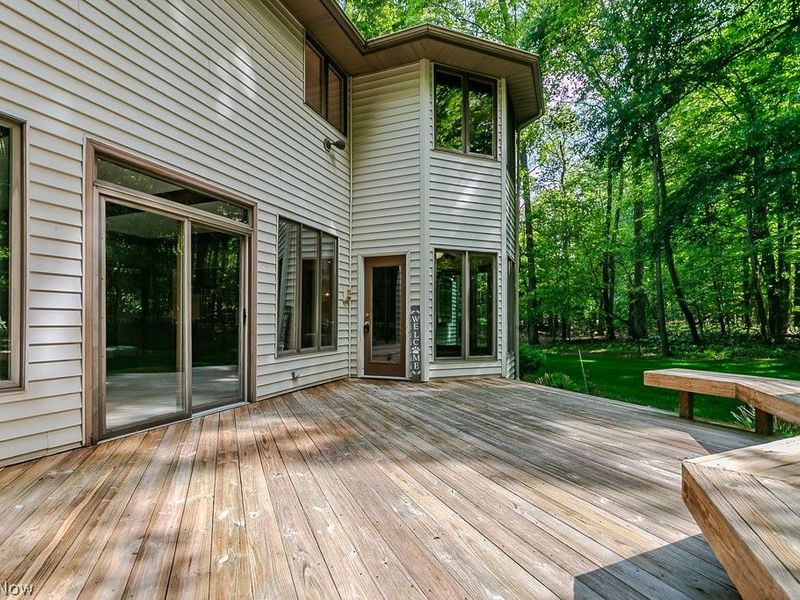 9323 Regency Woods Drive, Kirtland, OH 44094 Photo 7