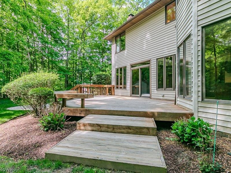 9323 Regency Woods Drive, Kirtland, OH 44094 Photo 8