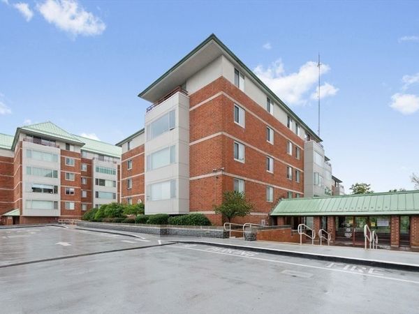 183 Oak Street, Unit 405, Newton, MA 02464