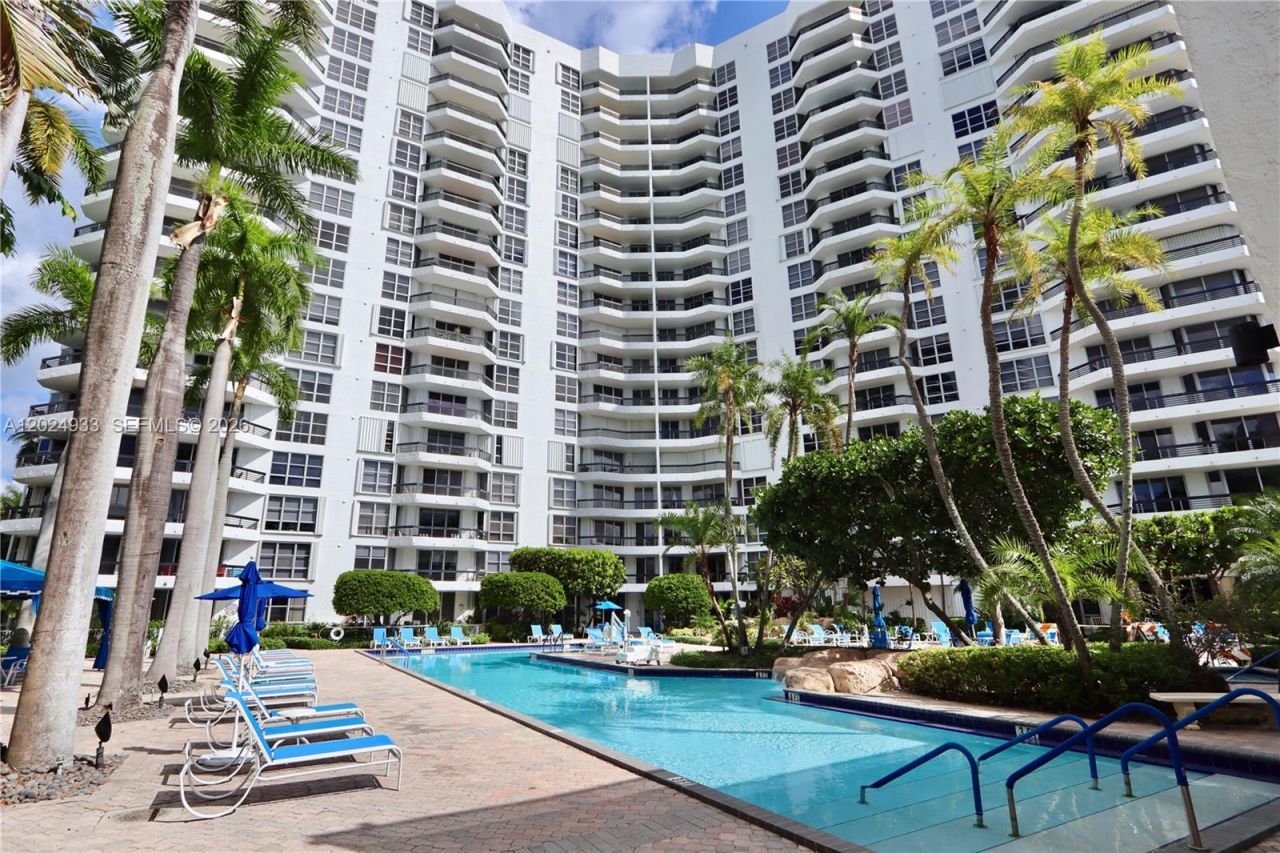 3600 Mystic Pointe Dr, Unit 1115, Aventura, FL 33180 Photo