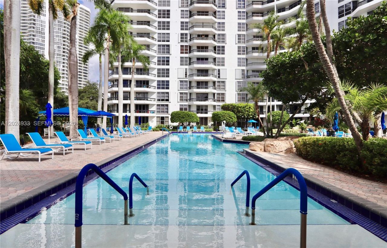 3600 Mystic Pointe Dr, Unit 1115, Aventura, FL 33180 Photo