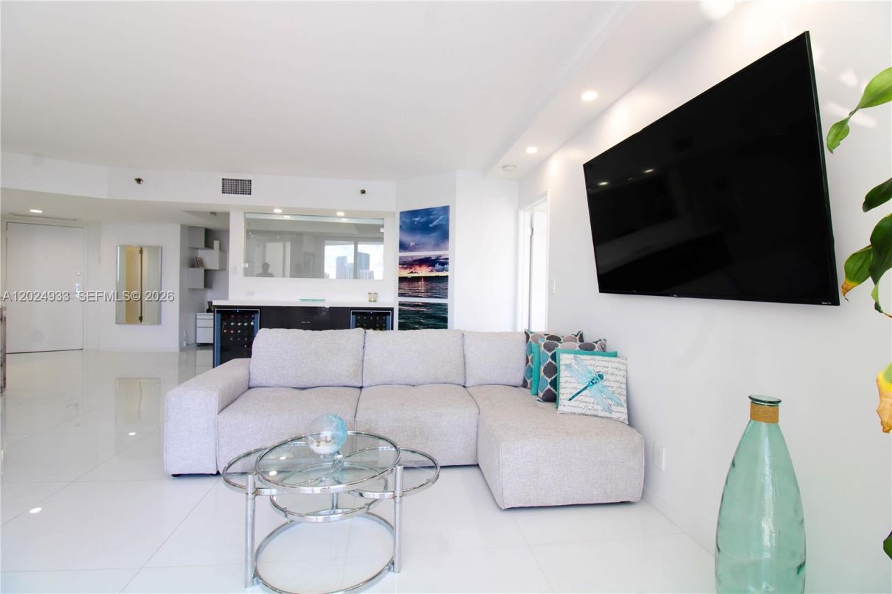 3600 Mystic Pointe Dr, Unit 1115, Aventura, FL 33180 Photo