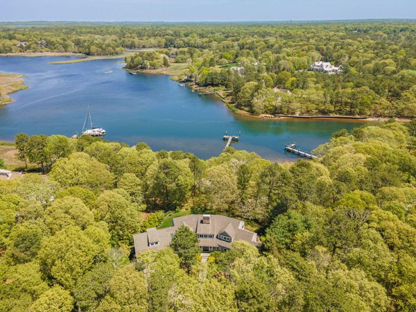 476 Baxters Neck Road , Marstons Mills, MA 02648