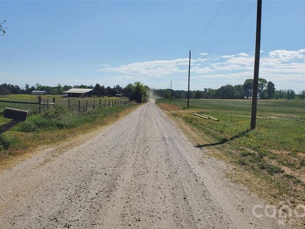 200 Loganway Road , Harmony, NC 28634