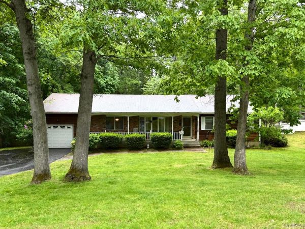 33A Hillside Avenue, Saint James, NY 11780