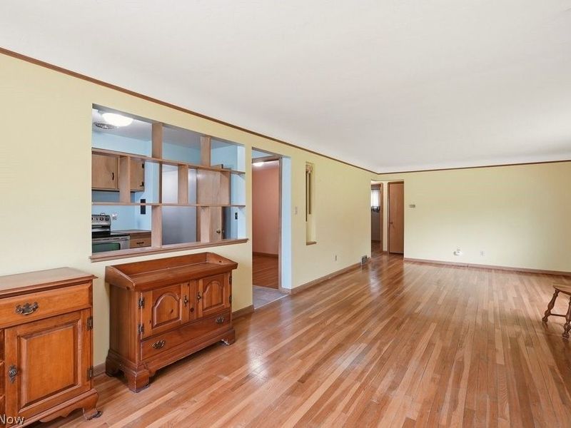 6524 Charles Road, North Olmsted, OH 44070 Photo 10