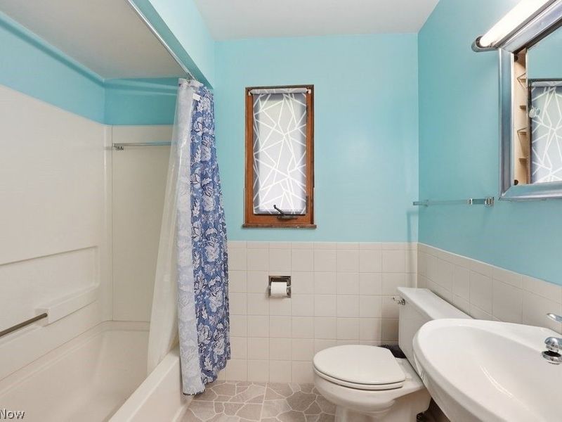 6524 Charles Road, North Olmsted, OH 44070 Photo 19