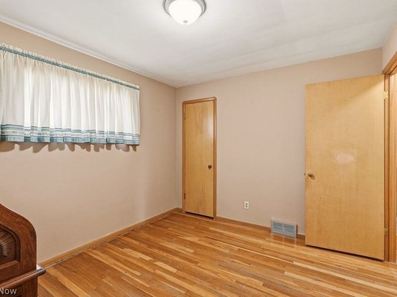 6524 Charles Road, North Olmsted, OH 44070 Photo 21