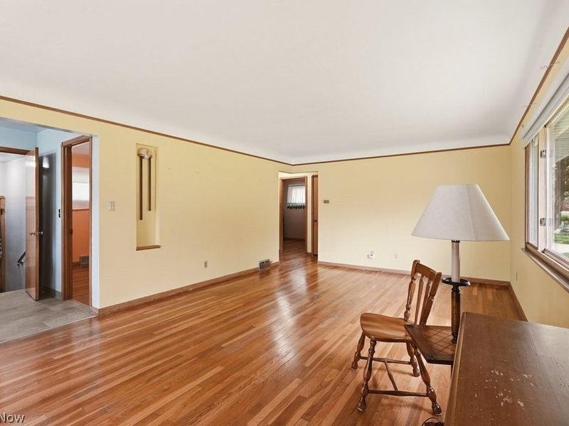 6524 Charles Road, North Olmsted, OH 44070 Photo 4