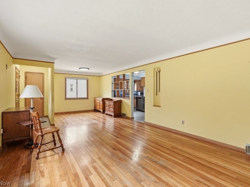 6524 Charles Road, North Olmsted, OH 44070 Photo 5