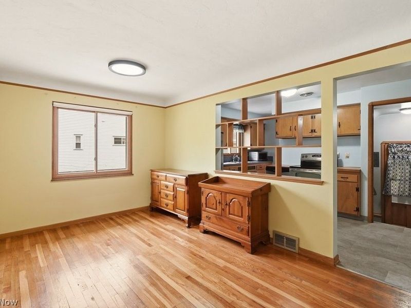6524 Charles Road, North Olmsted, OH 44070 Photo 8
