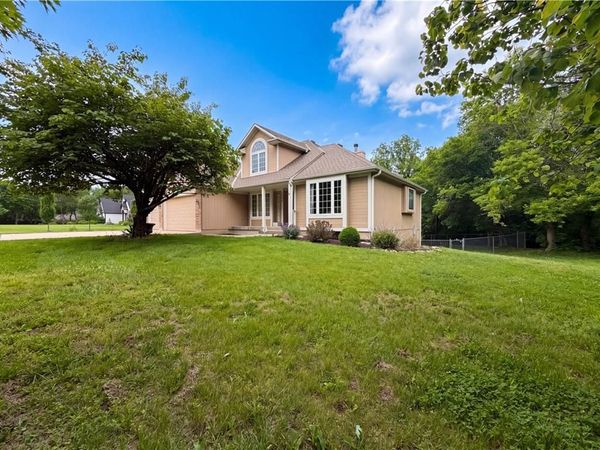 23612 S Lucille Lane, Peculiar, MO 64078