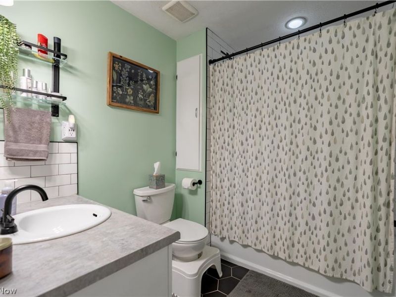 6250 Woodmoor Avenue NW, Canton, OH 44718 Photo 18