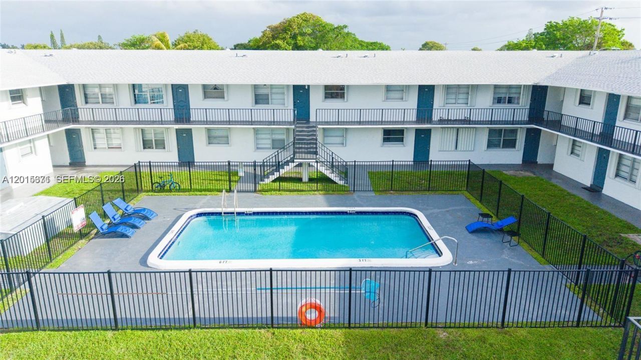 351 NW 42nd Ct, Unit 205, Pompano Beach, FL 33064 Photo