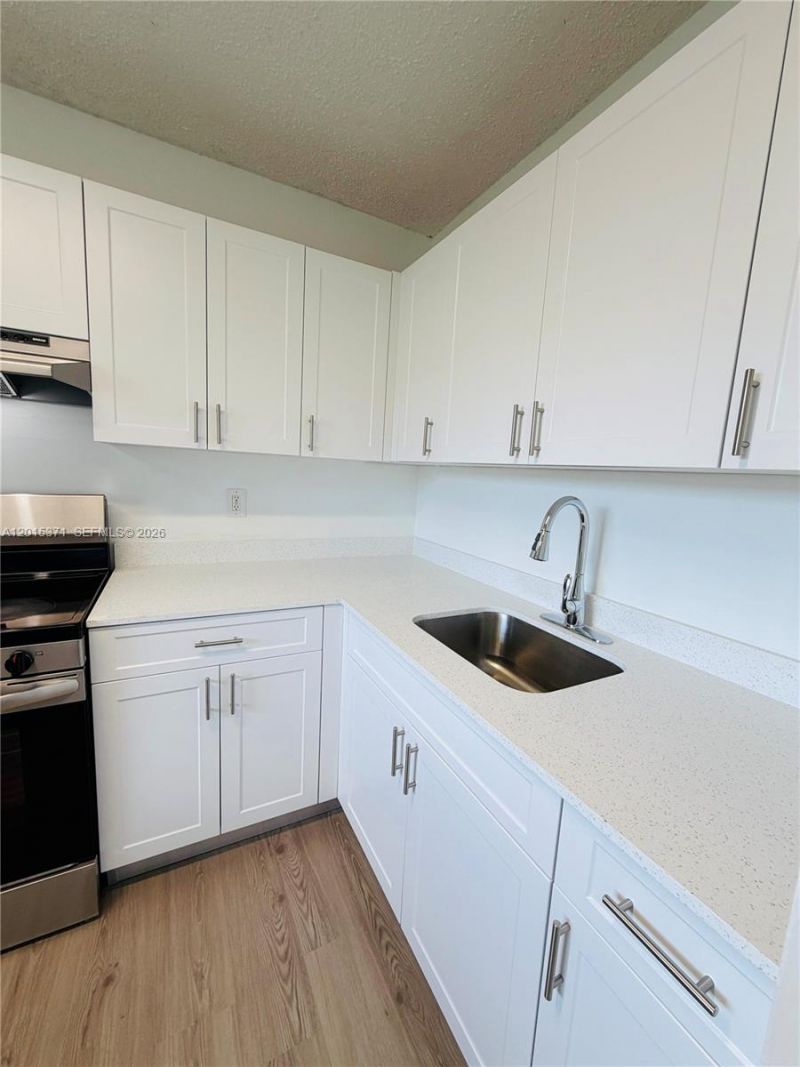 351 NW 42nd Ct, Unit 205, Pompano Beach, FL 33064 Photo