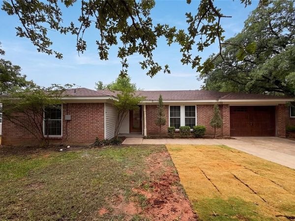 512 Lake Crest Parkway, Azle, TX 76020