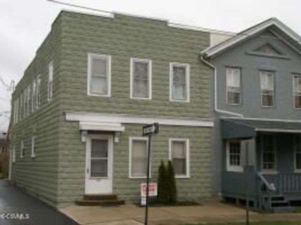 121 CENTER Street , Milton, PA 17847