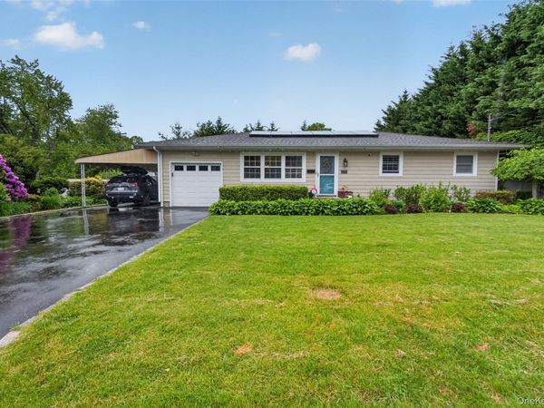 220 Grant Avenue , Saint James, NY 11780