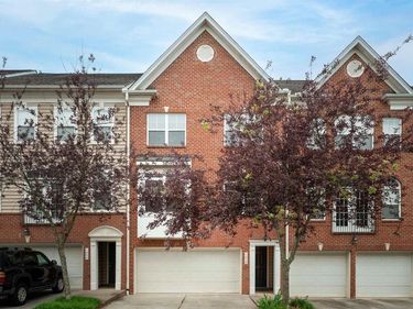 1039 GLENWOOD STATION LN , CHARLOTTESVILLE, VA 22901