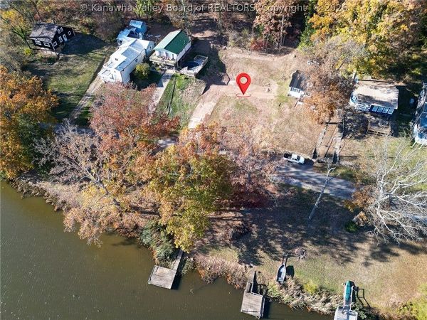 105 Lakeshore Drive, Cross Lanes, WV 25313