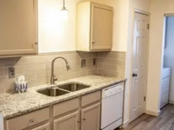 601 THELMA DR, Unit 201, Olmos Park, TX 78212