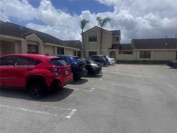 6532 NW 170th Ter , Hialeah, FL 33015
