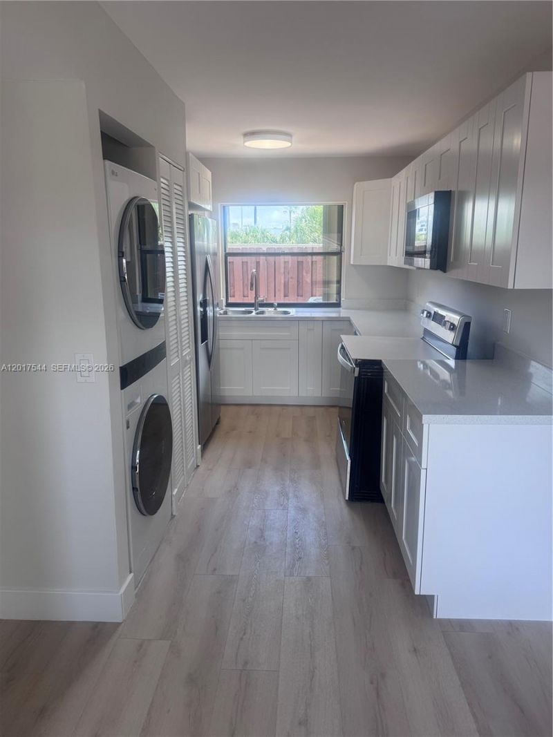 6532 NW 170th Ter , Hialeah, FL 33015 Photo