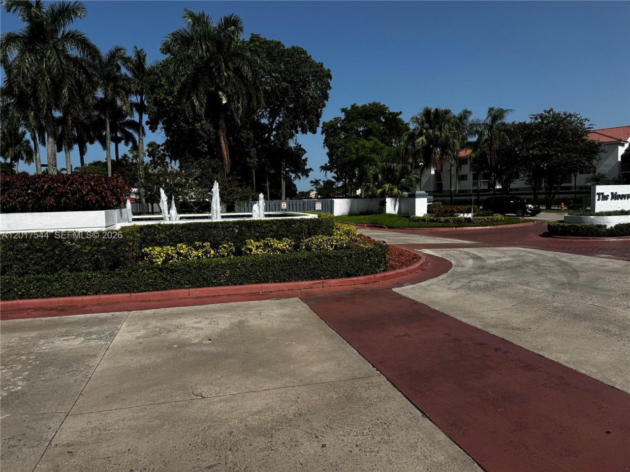 6532 NW 170th Ter, Hialeah, FL 33015 Photo