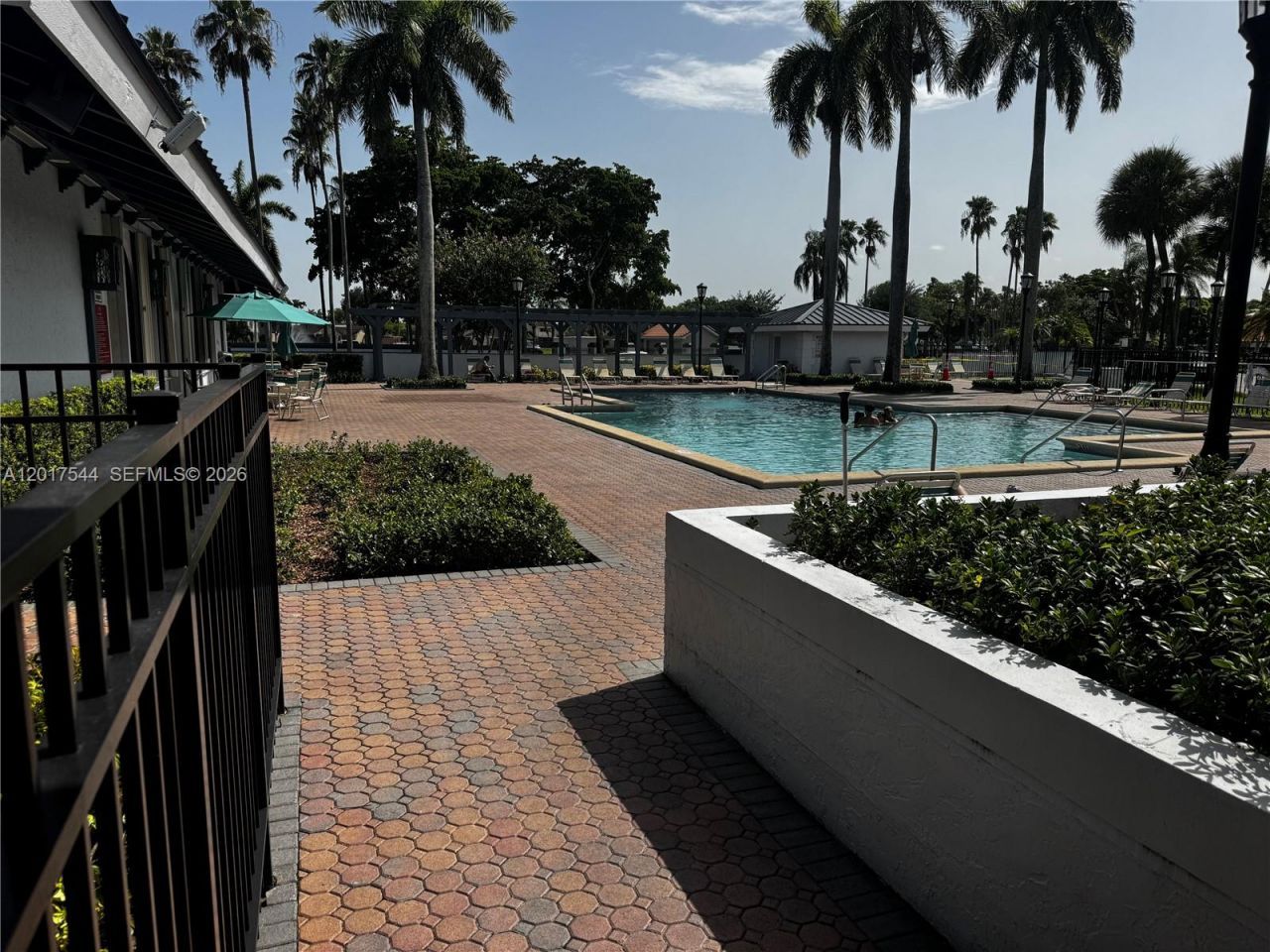 6532 NW 170th Ter, Hialeah, FL 33015 Photo