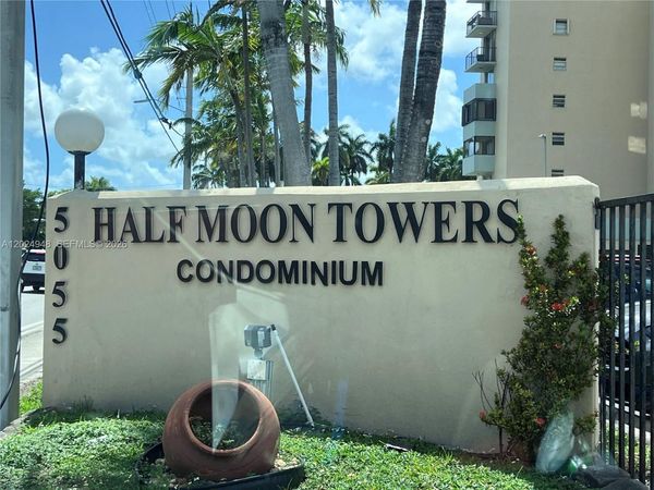 5055 NW 7th St , Unit 301, Miami, FL 33126
