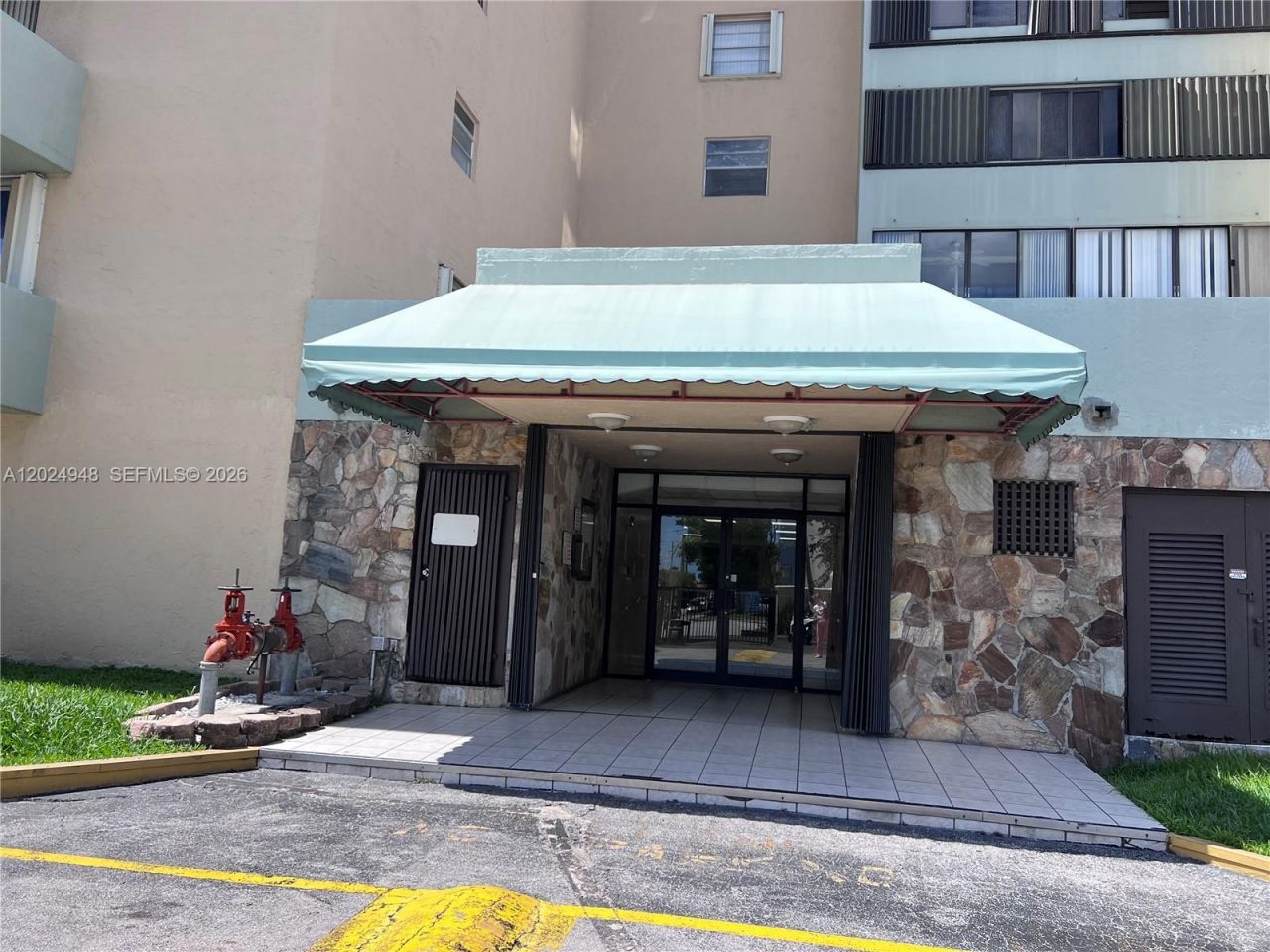 5055 NW 7th St , Unit 301, Miami, FL 33126 Photo