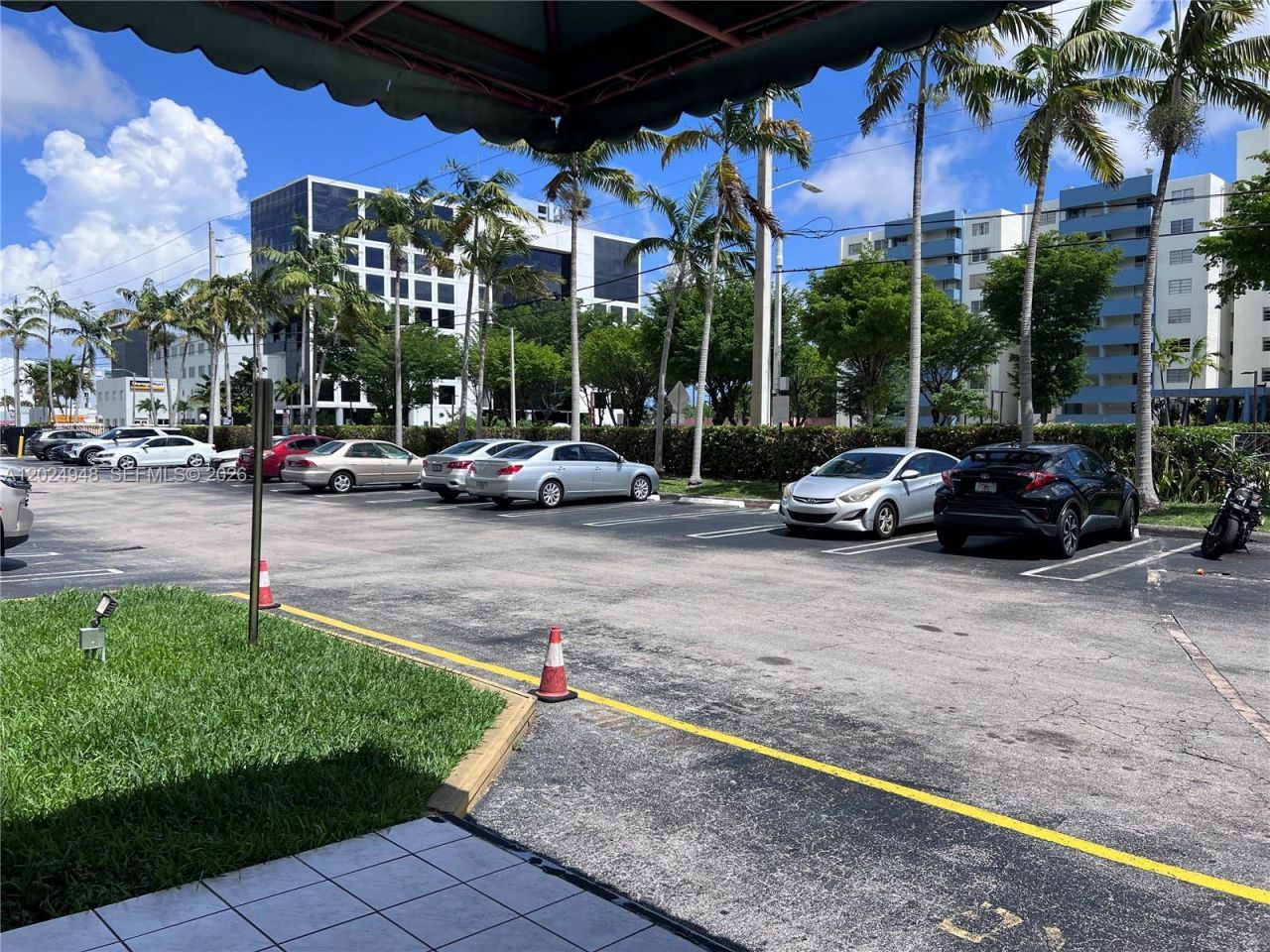 5055 NW 7th St , Unit 301, Miami, FL 33126 Photo