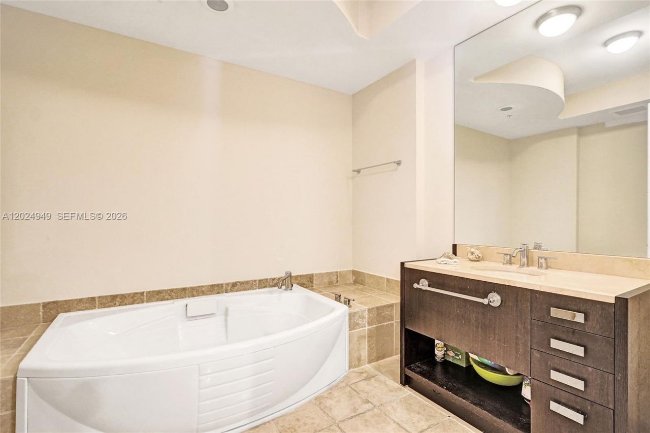 18201 Collins Ave , Unit 3707, Sunny Isles Beach, FL 33160 Photo