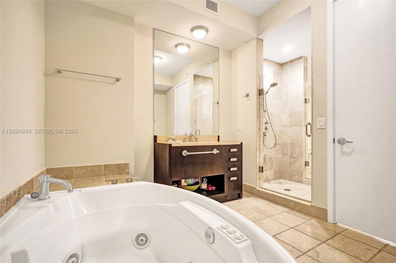 18201 Collins Ave , Unit 3707, Sunny Isles Beach, FL 33160 Photo