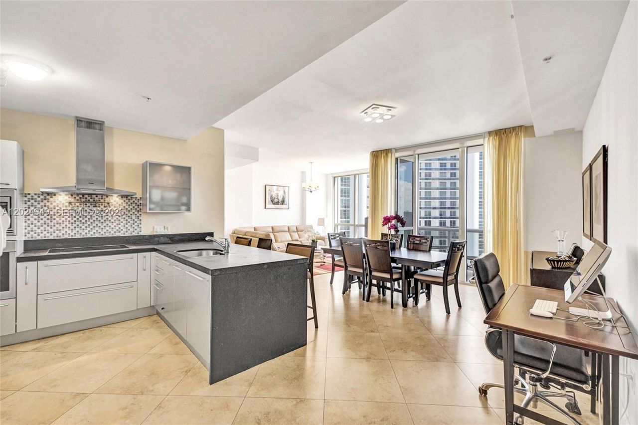 18201 Collins Ave , Unit 3707, Sunny Isles Beach, FL 33160 Photo