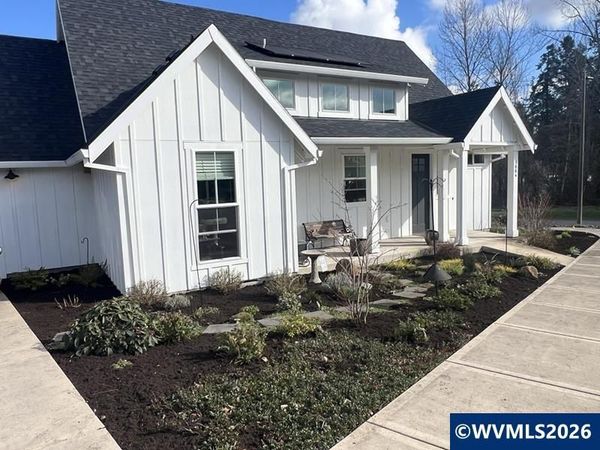 1864 John Miur Cir SE, Salem, OR 97302
