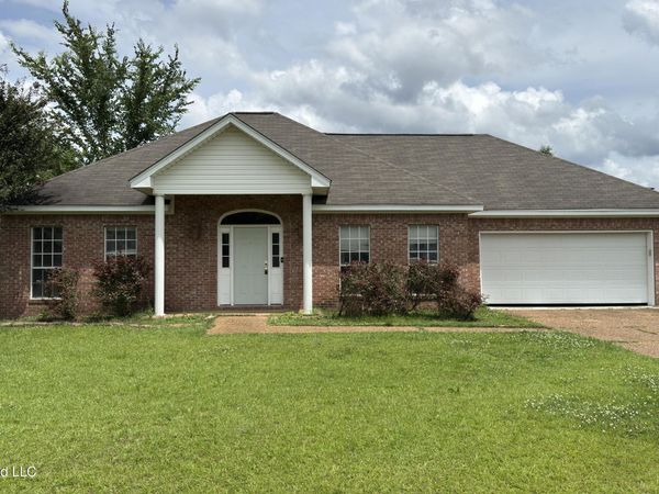 218 Holmar Drive, Brandon, MS 39047