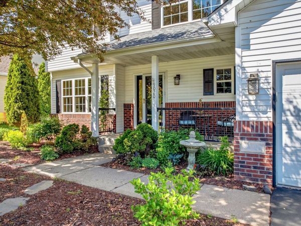 9020 Parkside Drive , Woodbury, MN 55125