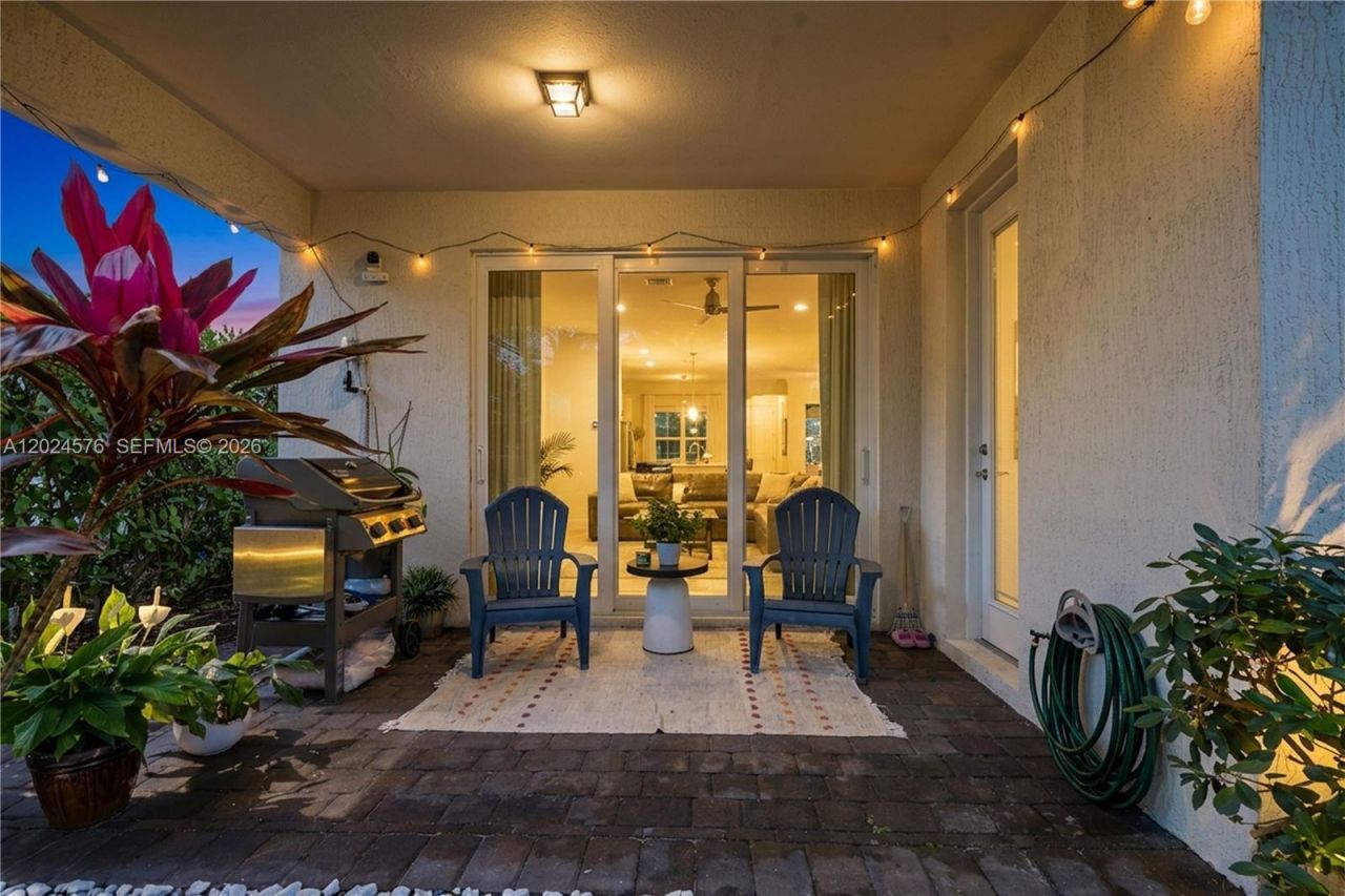 4325 Large Leaf Ln , Hollywood, FL 33021 Photo