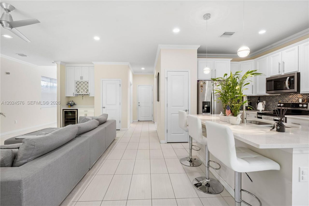 4325 Large Leaf Ln , Hollywood, FL 33021 Photo