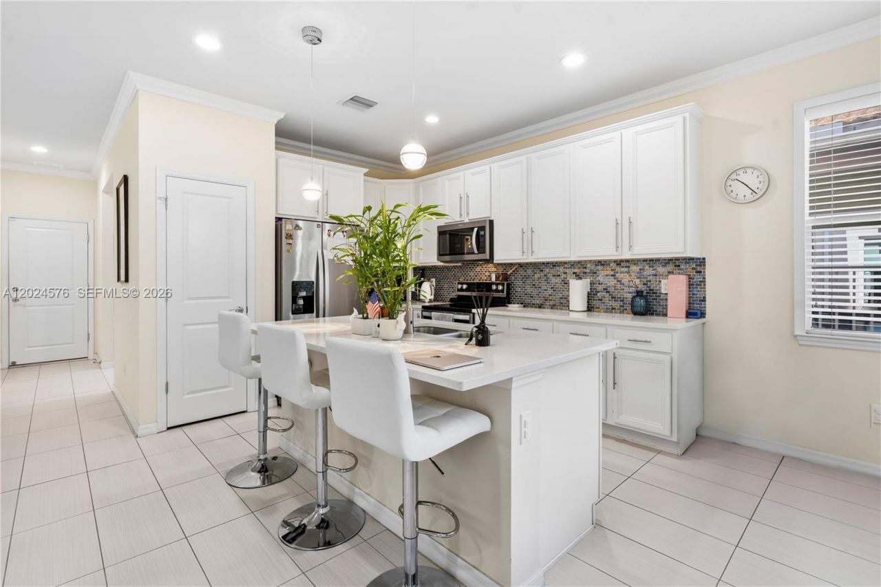4325 Large Leaf Ln , Hollywood, FL 33021 Photo
