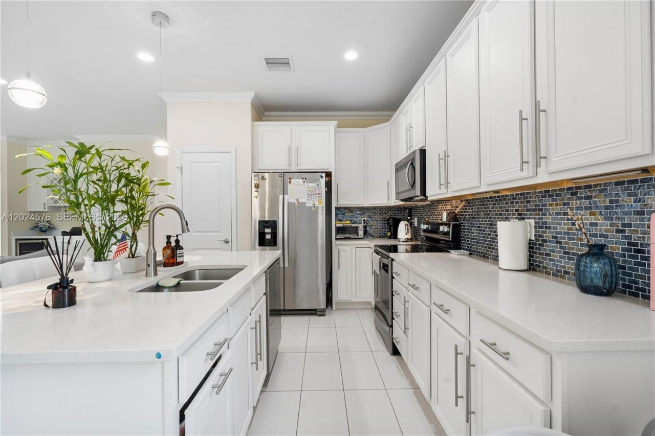 4325 Large Leaf Ln , Hollywood, FL 33021 Photo