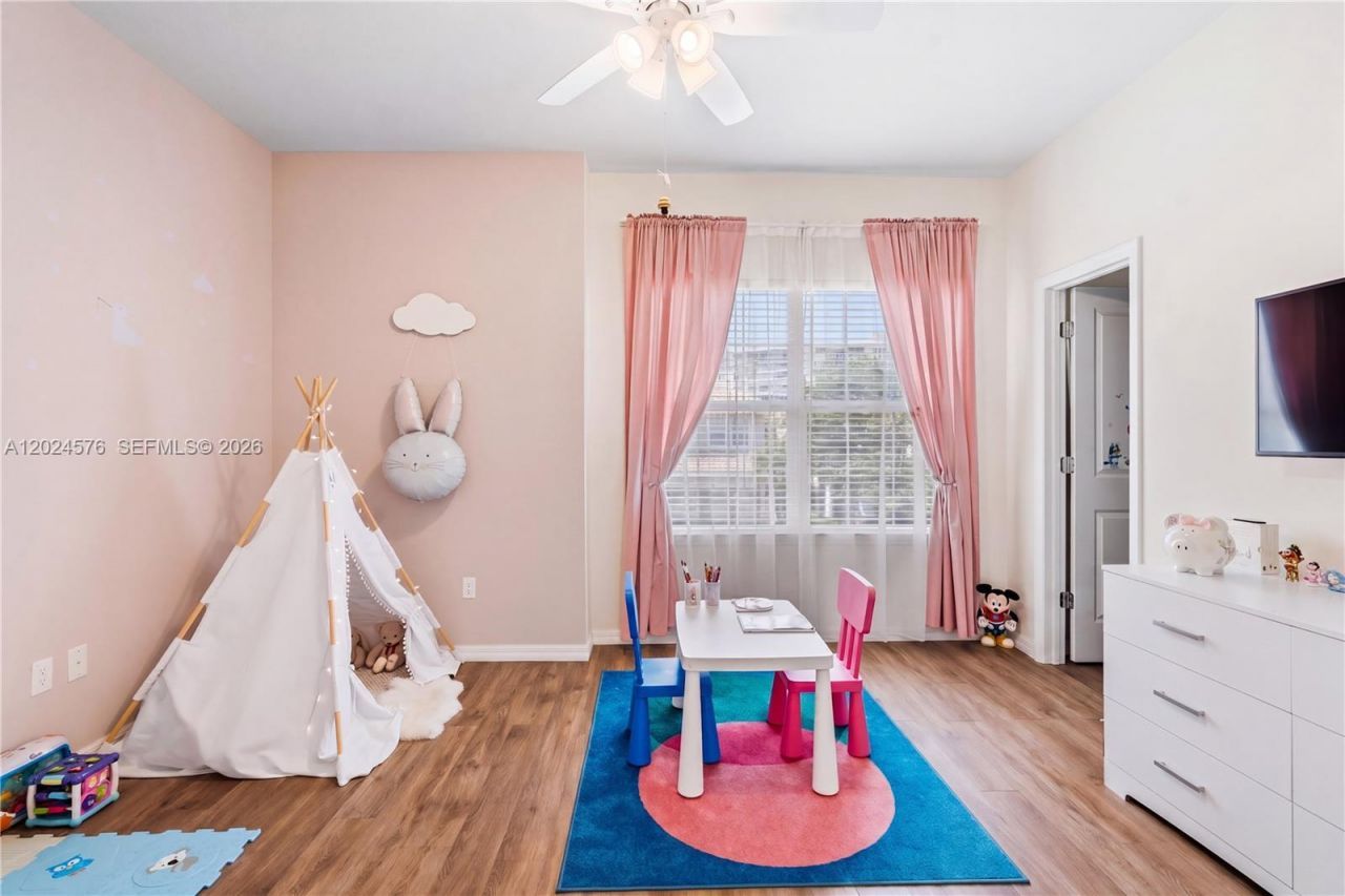 4325 Large Leaf Ln , Hollywood, FL 33021 Photo