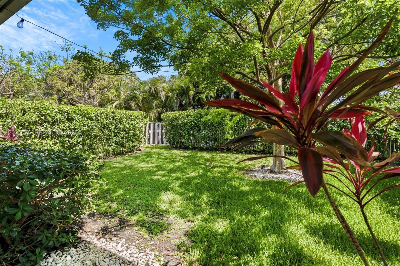 4325 Large Leaf Ln , Hollywood, FL 33021 Photo