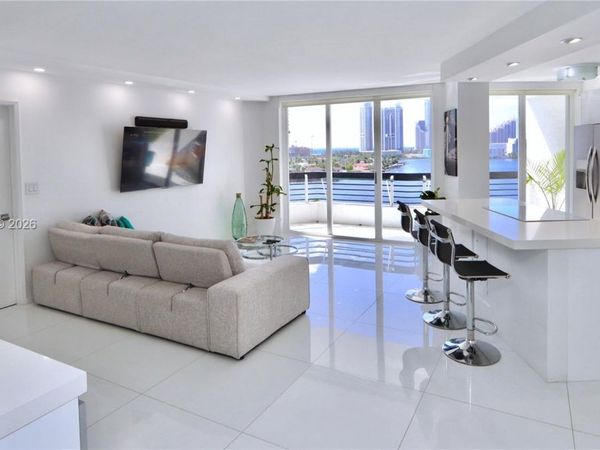 3600 Mystic Pointe Dr , Unit 1115, Aventura, FL 33180